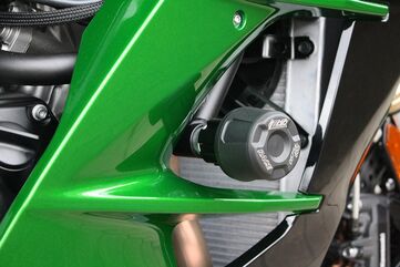 GSGモトテクニック クラッシュパッドセット アダプター アルミ ブラックアノダイズド Kawasaki Ninja H2 SX/SE (2018 -) | 406023555-K71-DS-SH