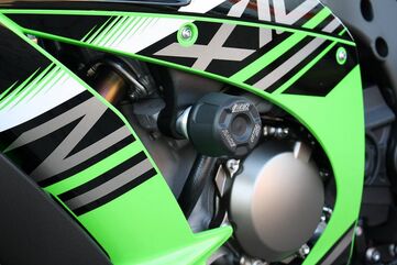 GSGモトテクニック クラッシュパッドセット アタッチメント ブラックアノダイズド Kawasaki ZX-10R (2016 -) | 40602-K49-DS-SH