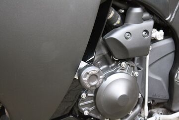 GSGモトテクニック クラッシュパッドセット ホールディングプレート アルミ Yamaha YZF 1000 R1 (2009-2014) | 45440-Y38