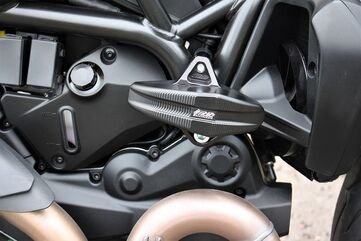 GSGモトテクニック クラッシュパッドセット “Streetline” アタッチメント ブラックアノダイズド Ducati モンスター 1200 / S (2014-2016) | 1505040-D30-SH