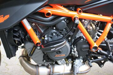 GSGモトテクニック クラッシュパッドセット “Streetline” アタッチメント ブラックアノダイズド KTM 1290 Super Duke R (2020 -) | 1505040-KM13-SH