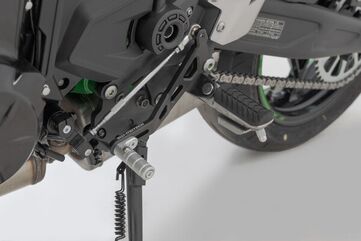 SW Motech / SWモテック Gear lever. Kawasaki Z650 (16-19) / Z650RS (21-). | FSC.08.866.10001