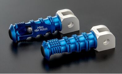 ABM / エービーエム Replacement rests rGrip YA 9 - pillion rider, クランプカラー: ブラック, レストカラー: レッド | 100200-F15-F17