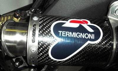 Termignoni / テルミニョーニ KIT ラウンド ステンレス, スリーブ: カーボン | Y088094CR
