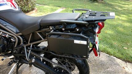 Bumot （ビュモト） ツールボックス 5 L for TRIUMPH Tiger 800