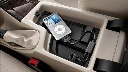 BMW 純正 ミュージックアダプターApple iPod/iPhone GEN. 1 | 61122338491 / 61 12 2 338 491