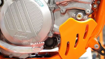 AXP-Racing / エーエックスピーレーシング Xtrem HDPE スキッドプレート - オレンジ | AX1484